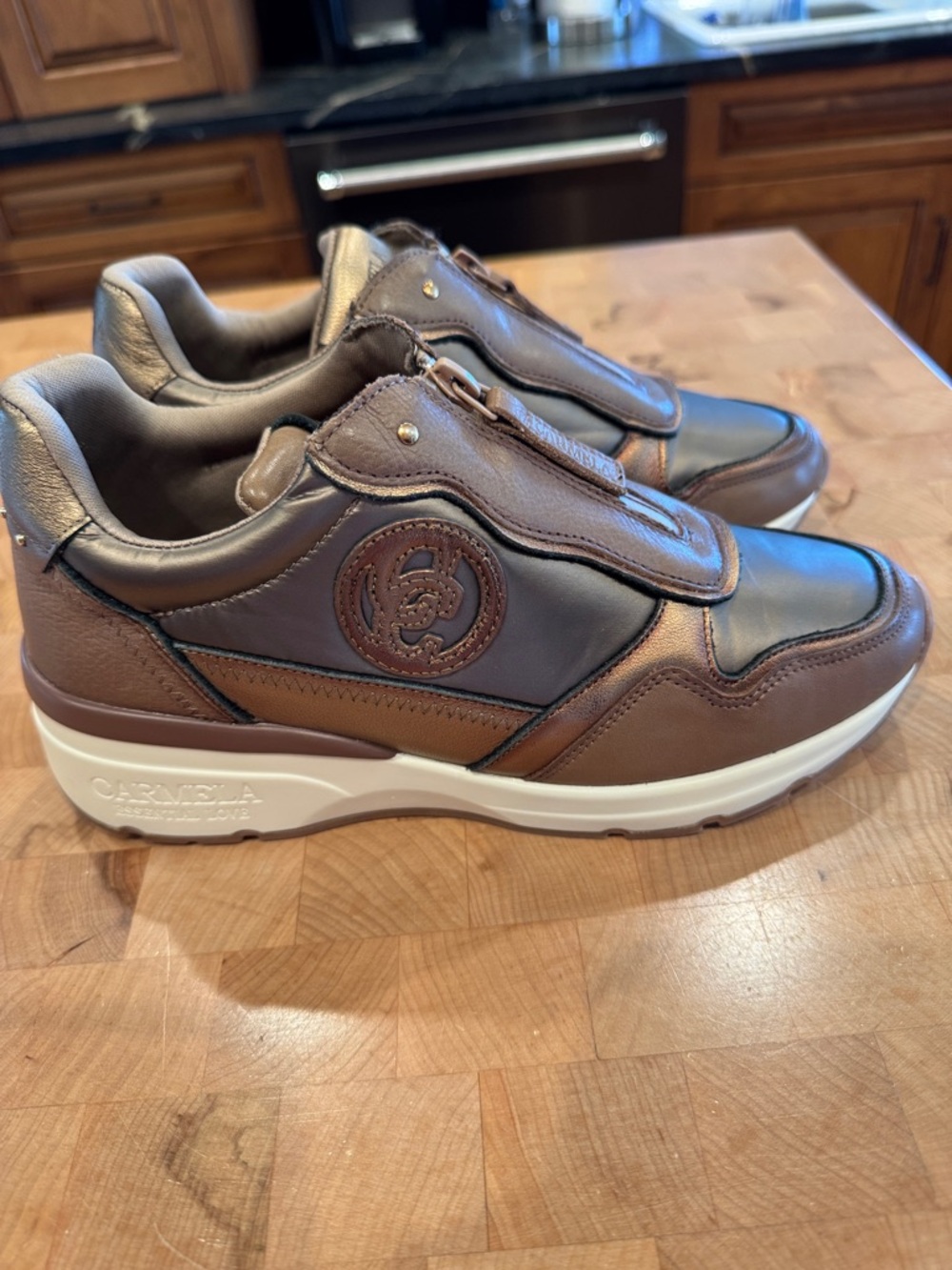 Carmela Sneakers Brown Leather Zip-Top Sneakers Womens Size 38